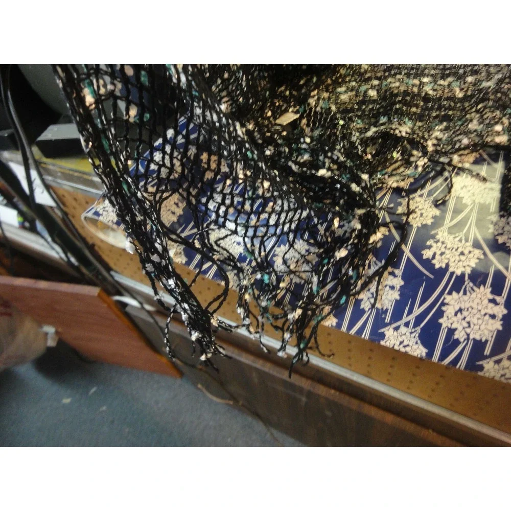 2 lot womens scarves scarf wraps‎  avenue Bealls green stripe black knited NWT - Picture 5 of 6